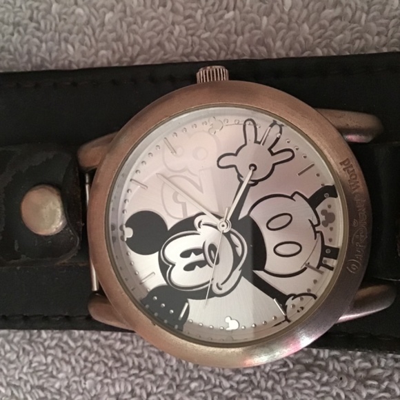 DISNEY Parks MICKEY MOUSE 28 Limited Release Black Leather Band WRIST WATCH - Picture 4 of 8